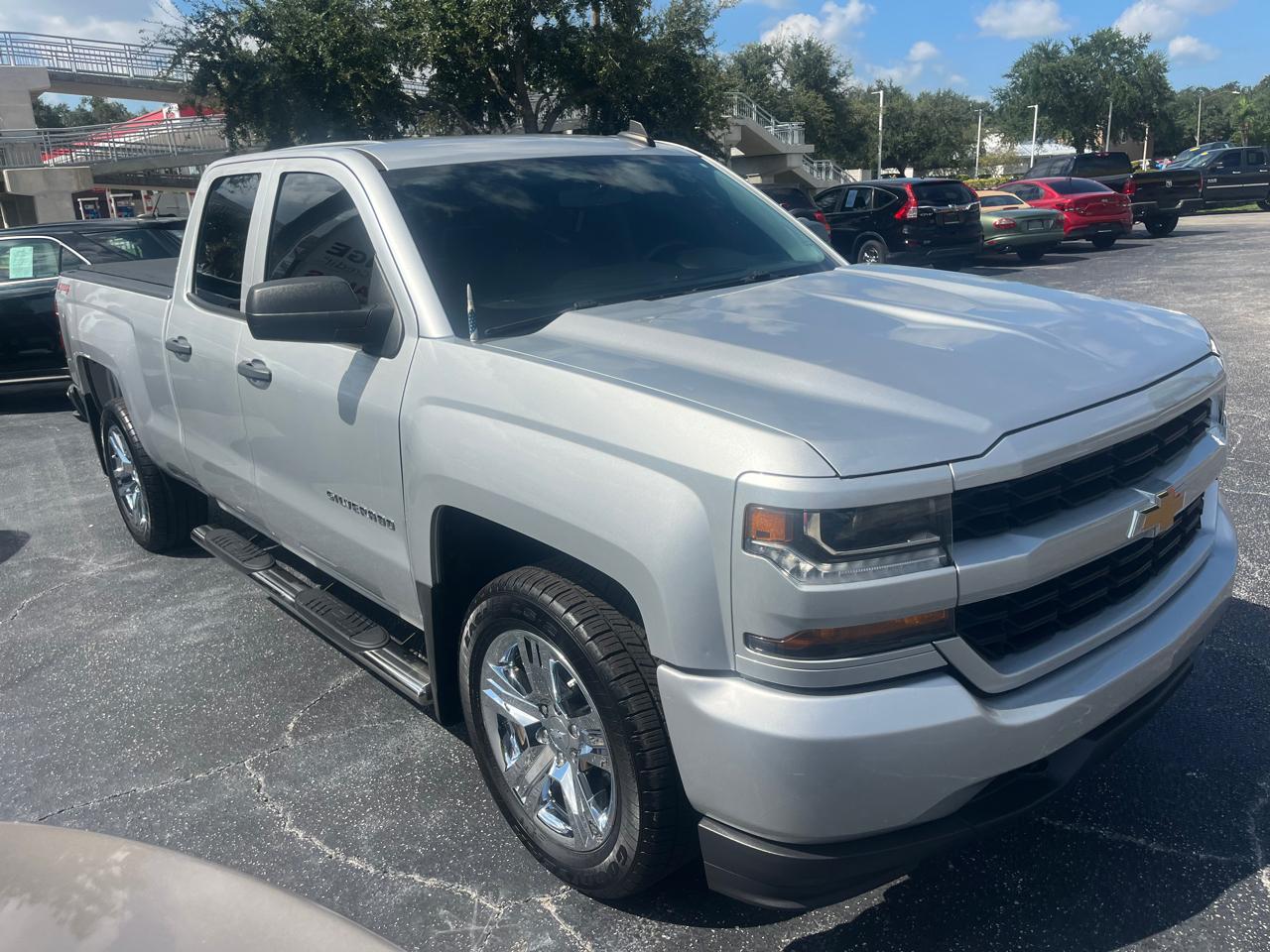 Chevrolet Silverado 1500 Ld4Wd Double Cab Custom - Thumbnail 4