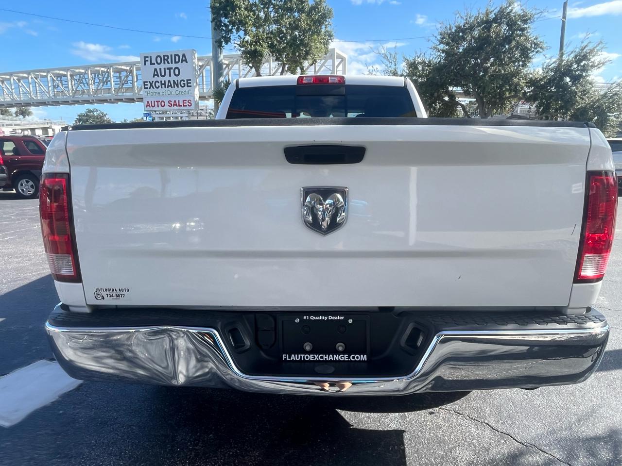 Ram 1500 Classicslt 4X2 Crew Cab 6'4" Box - Thumbnail 3