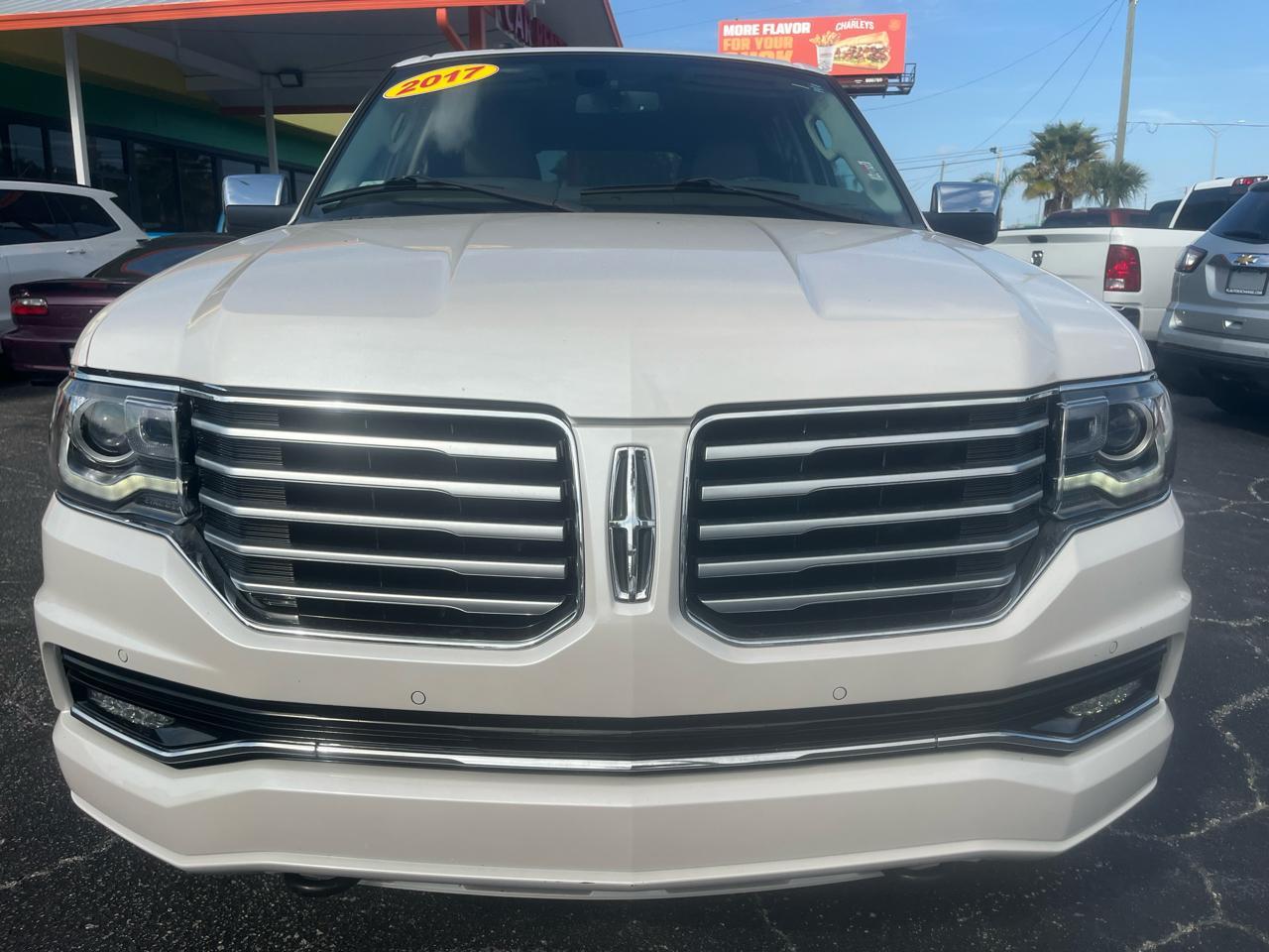 Lincoln Navigatorsuv - Thumbnail 3