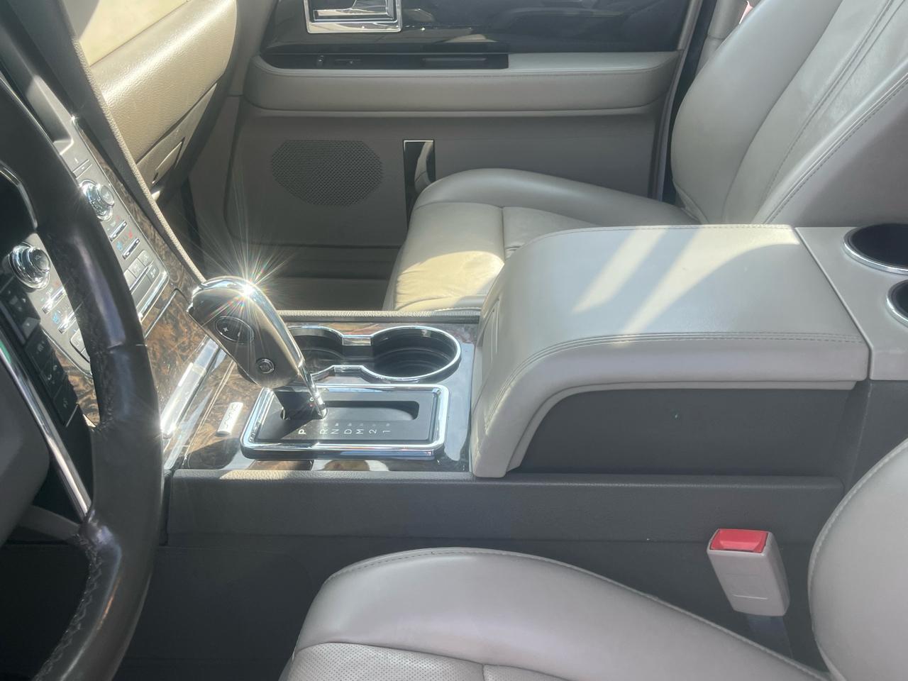 Lincoln Navigatorsuv - Thumbnail 20