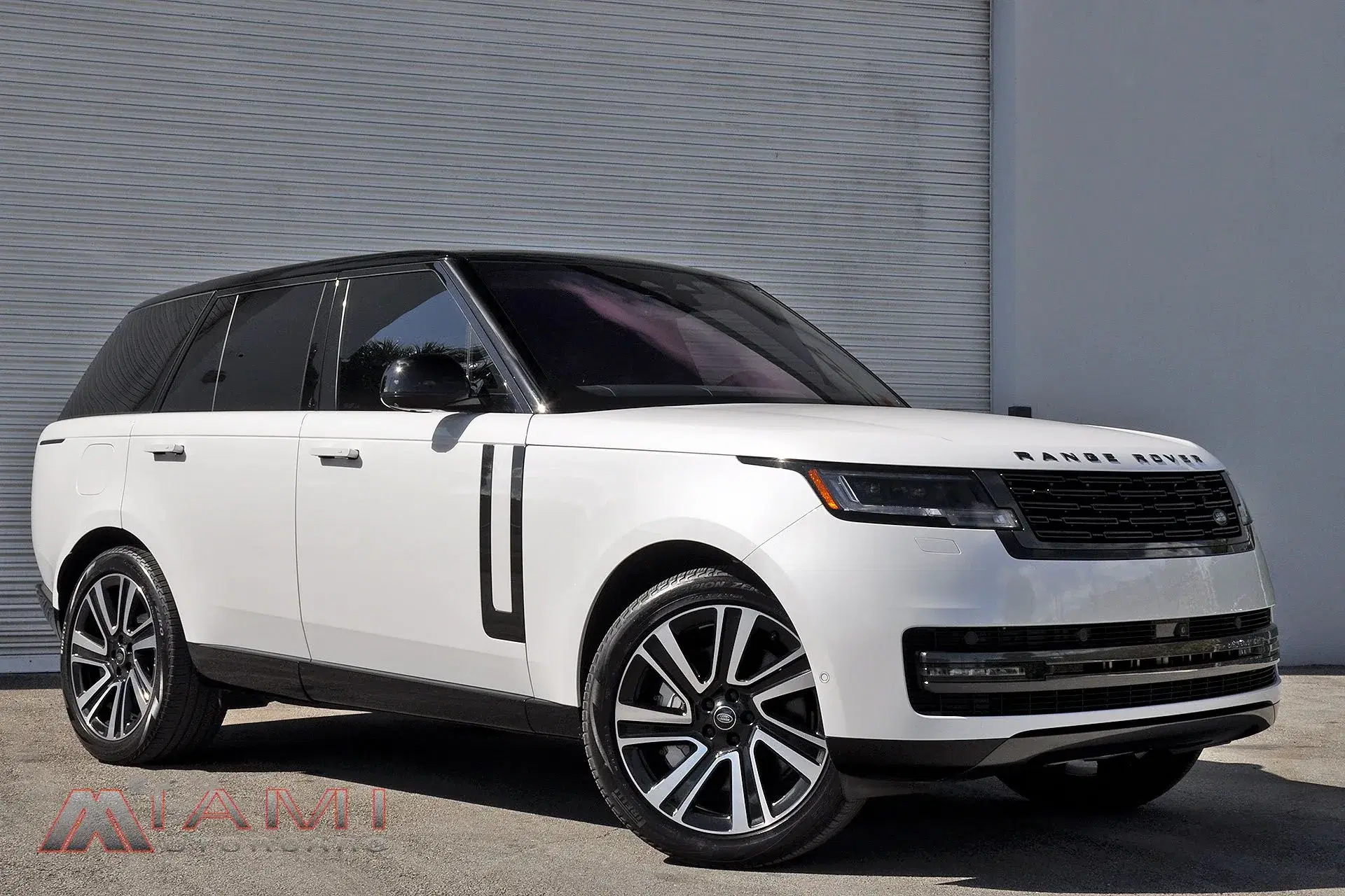 Land Rover Range Rover - Thumbnail 3