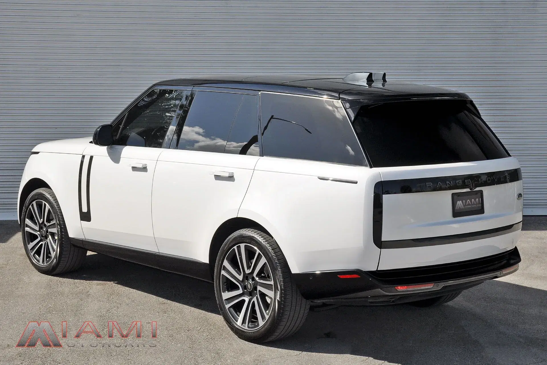 Land Rover Range Rover - Thumbnail 4