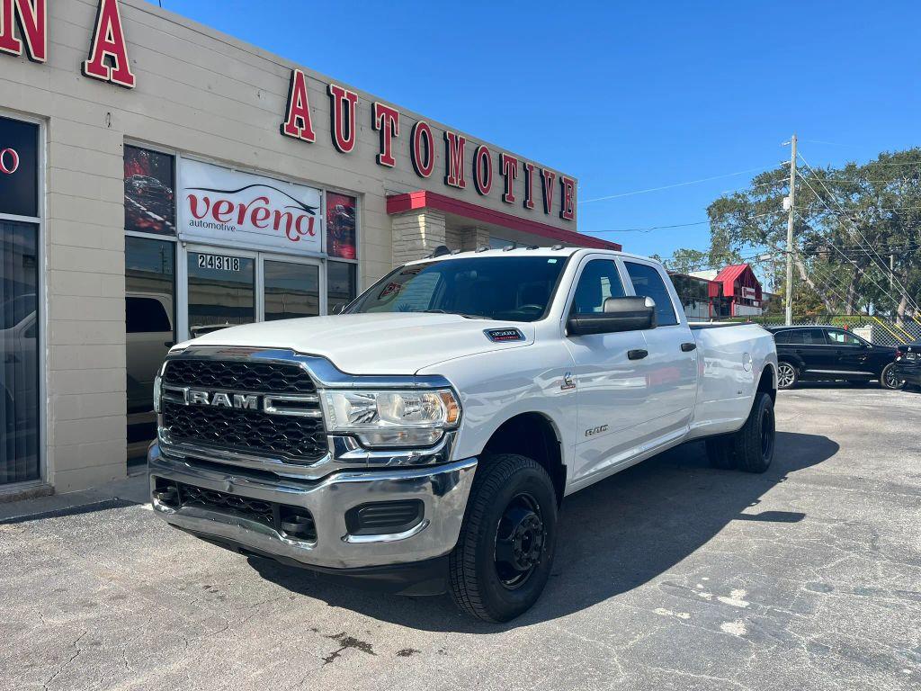 Ram 3500 Crew Cab - Thumbnail 4