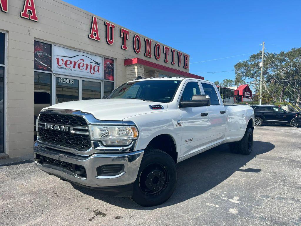 Ram 3500 Crew Cab - Thumbnail 3