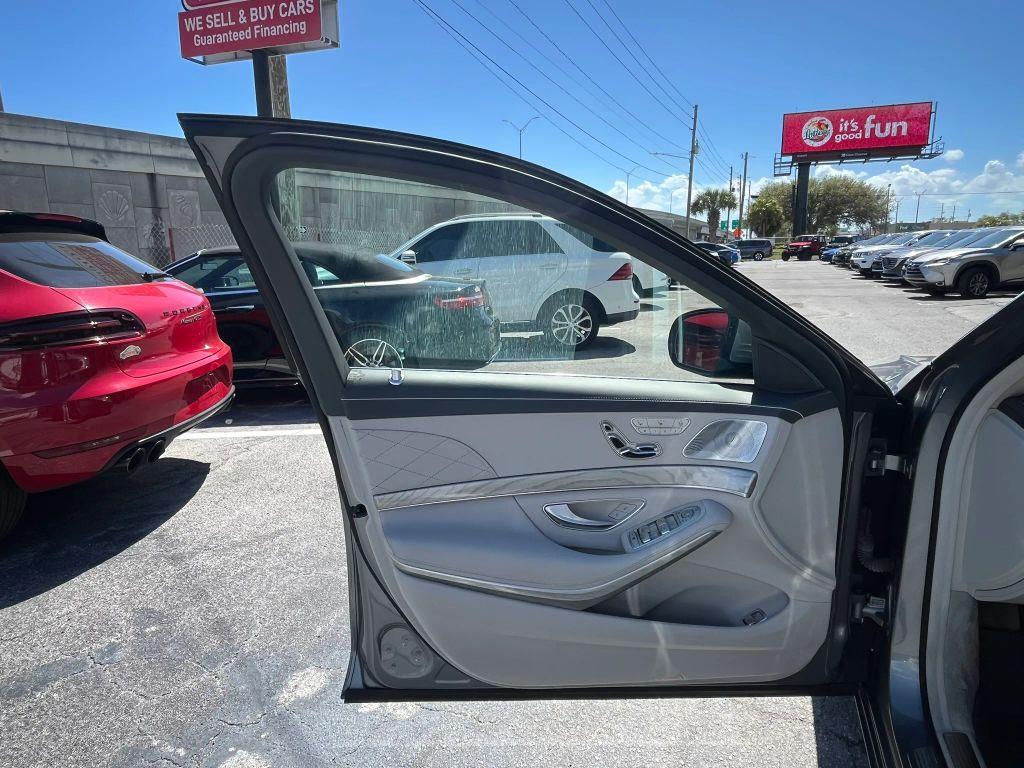 Mercedes-Benz S-Class - Thumbnail 11