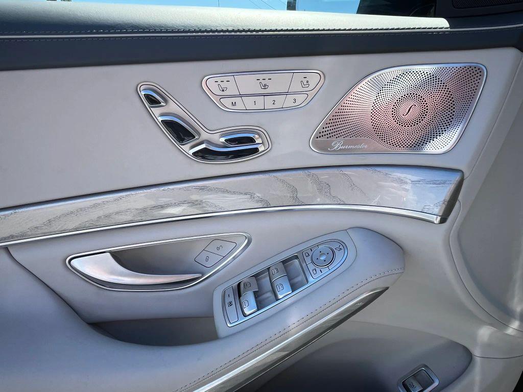 Mercedes-Benz S-Class - Thumbnail 12