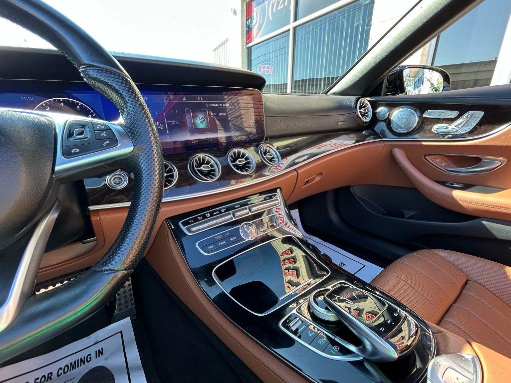 Mercedes-Benz E-Class - Thumbnail 19