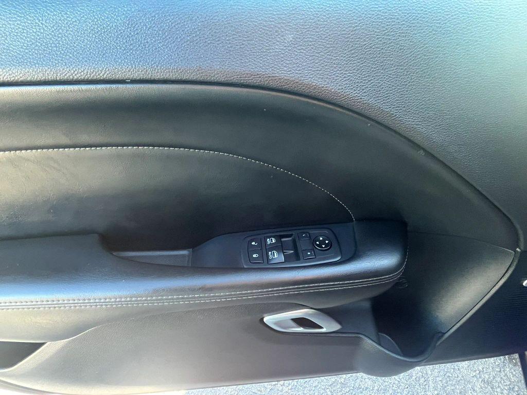 Dodge Challenger - Thumbnail 11