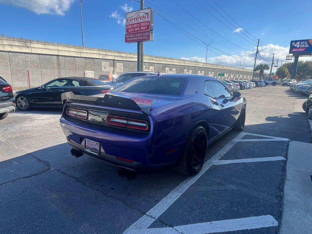 Dodge Challenger - Thumbnail 7