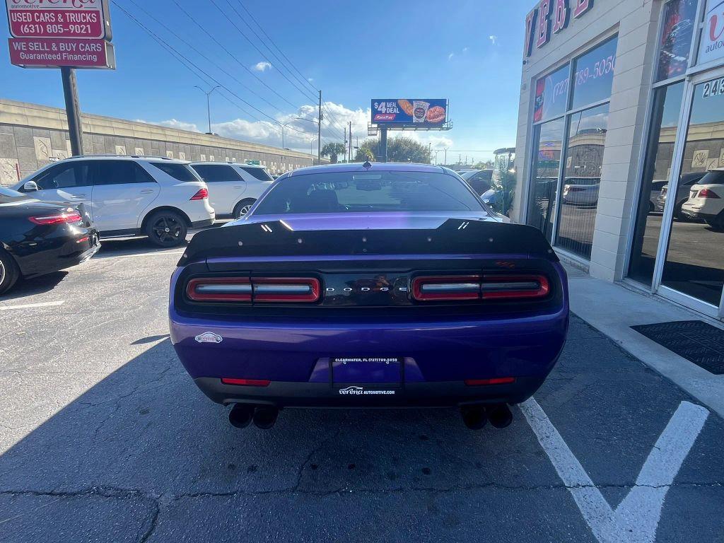 Dodge Challenger - Thumbnail 6