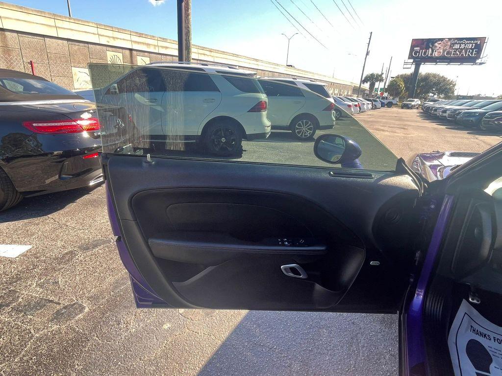 Dodge Challenger - Thumbnail 10