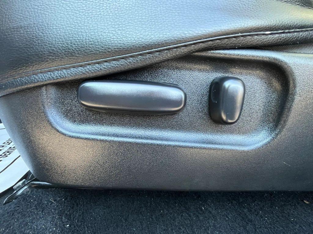 Toyota Tacoma Double Cab - Thumbnail 14