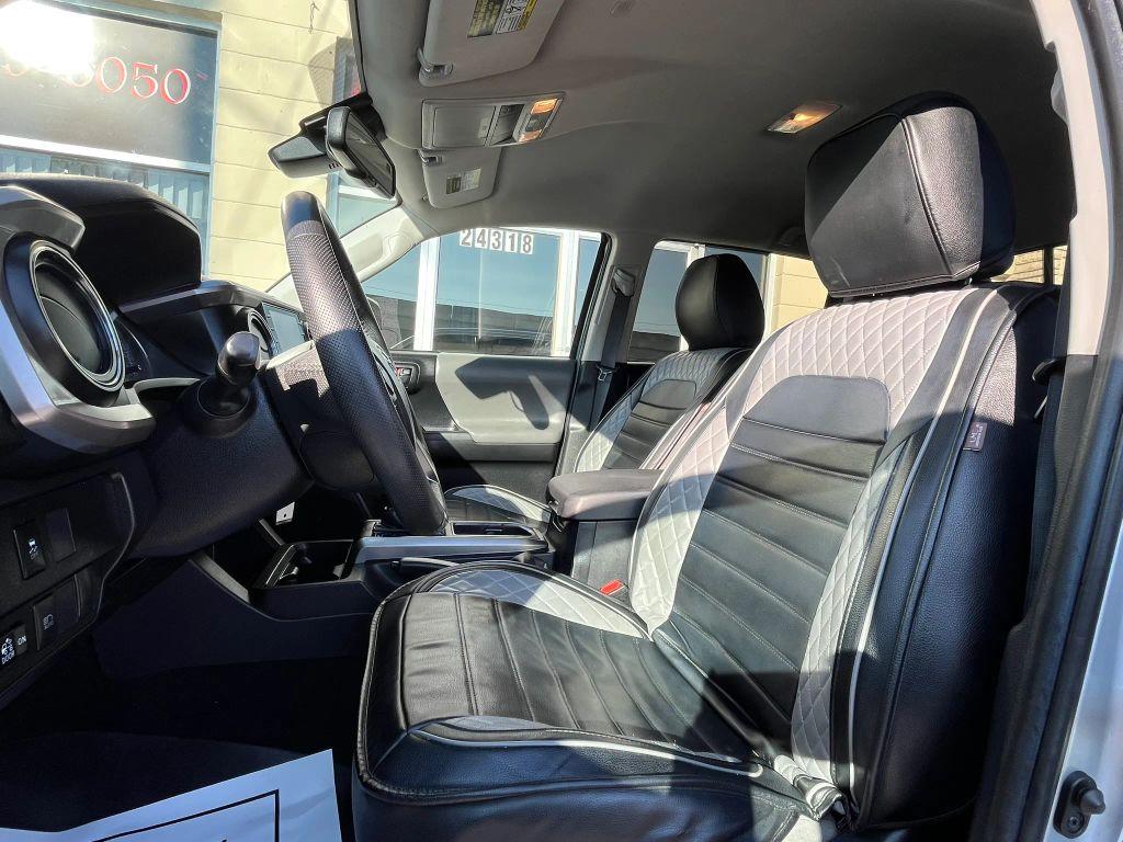 Toyota Tacoma Double Cab - Thumbnail 13