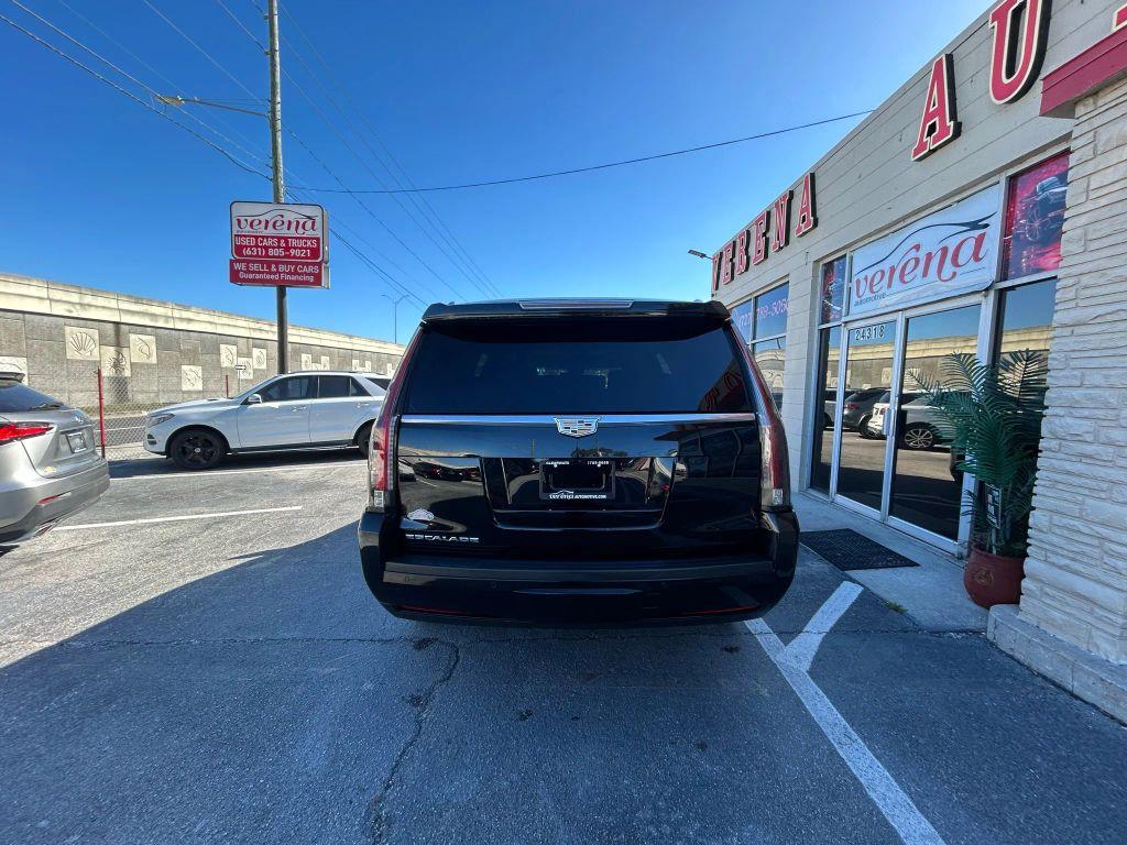 Cadillac Escalade - Thumbnail 7