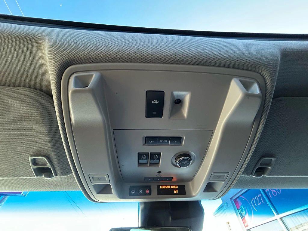 Cadillac Escalade - Thumbnail 19