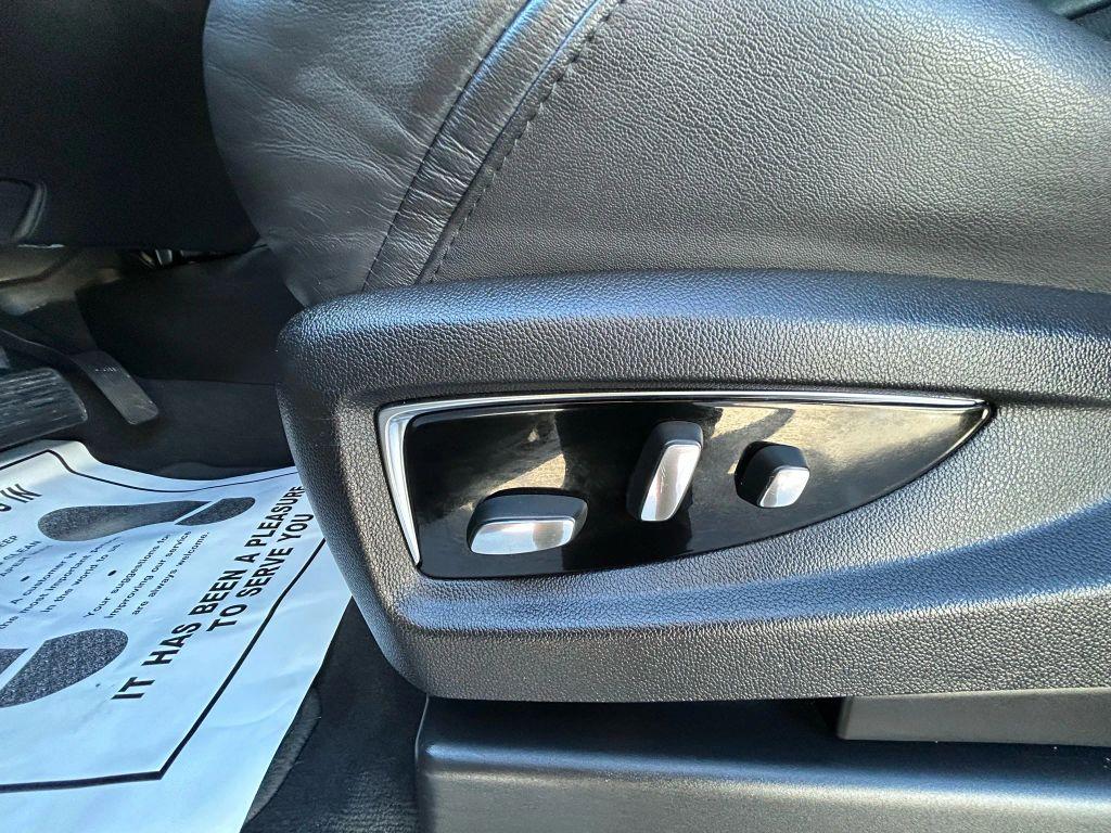 Cadillac Escalade - Thumbnail 13