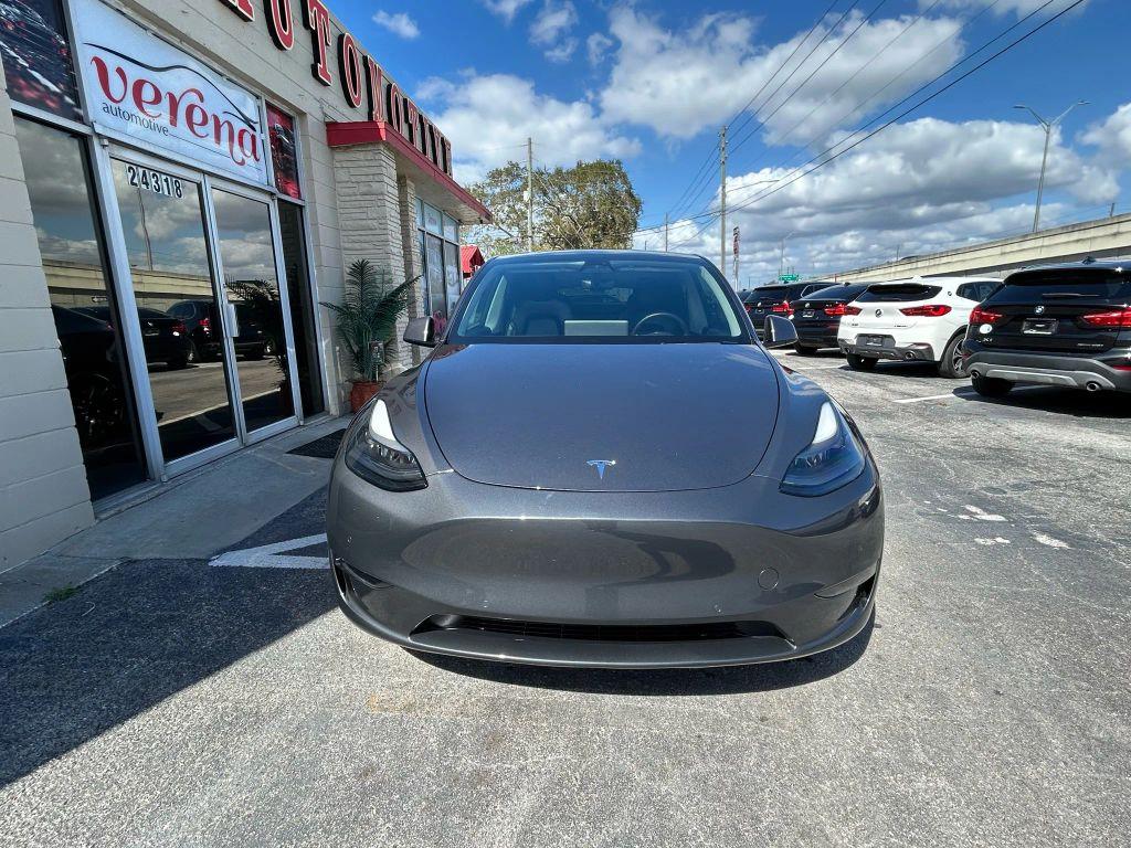 Tesla Model Y - Thumbnail 10