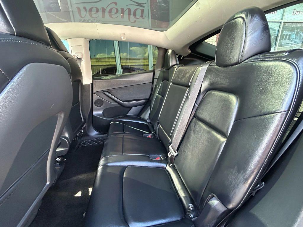 Tesla Model Y - Thumbnail 19