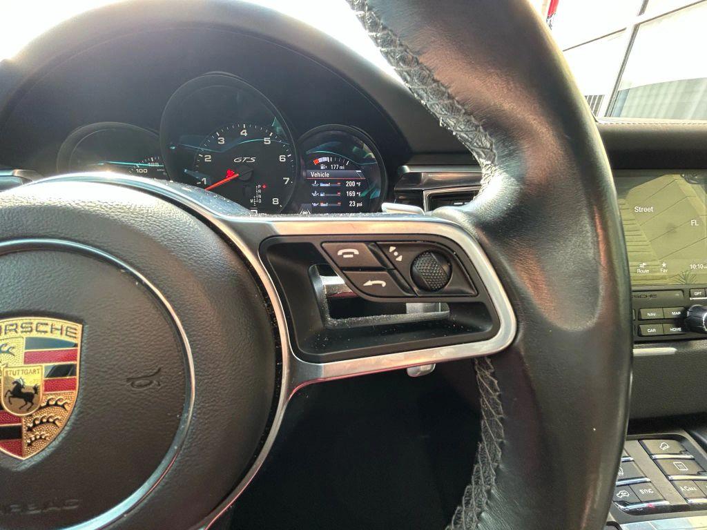 Porsche Macan - Thumbnail 17