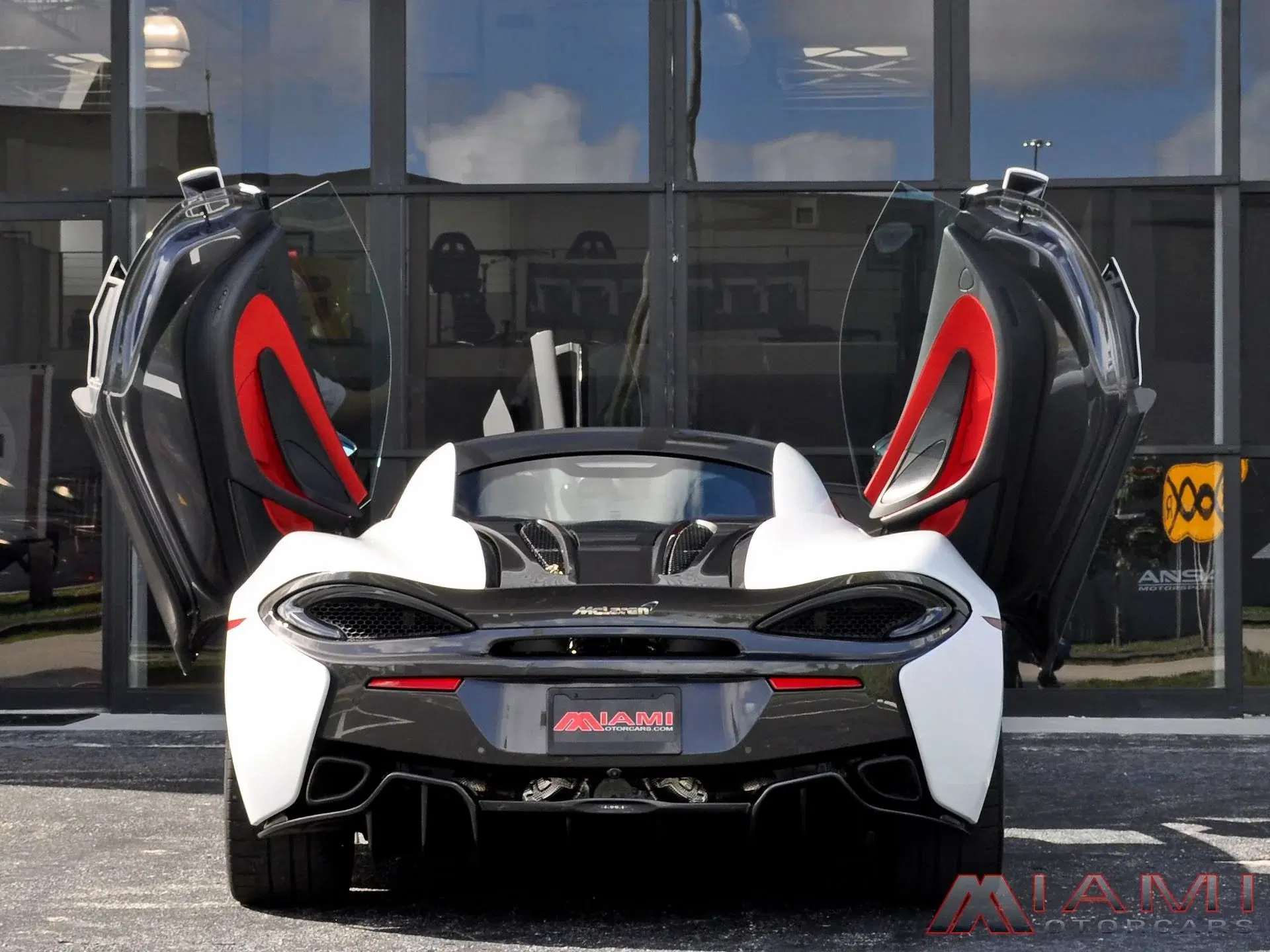 Mclaren 570S - Thumbnail 8