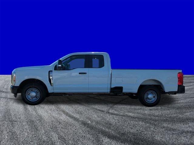 Ford Super Duty F-250® Xl - Thumbnail 8