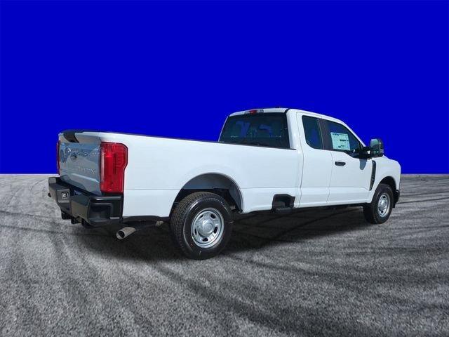 Ford Super Duty F-250® Xl - Thumbnail 5
