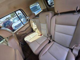 Ford Explorer - Thumbnail 2