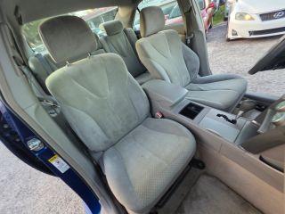 Toyota Camry - Thumbnail 3