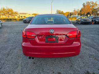 Volkswagen Jetta - Thumbnail 12