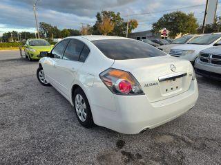 Nissan Altima - Thumbnail 11