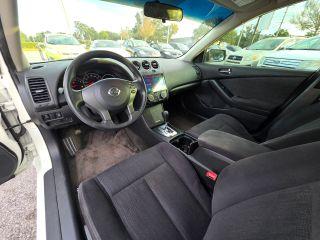 Nissan Altima - Thumbnail 19