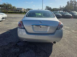 Nissan Altima - Thumbnail 12