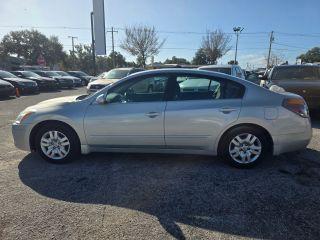 Nissan Altima - Thumbnail 10