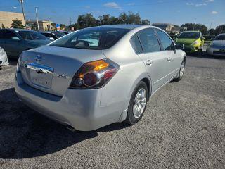 Nissan Altima - Thumbnail 13