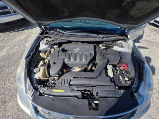 Nissan Altima - Thumbnail 5