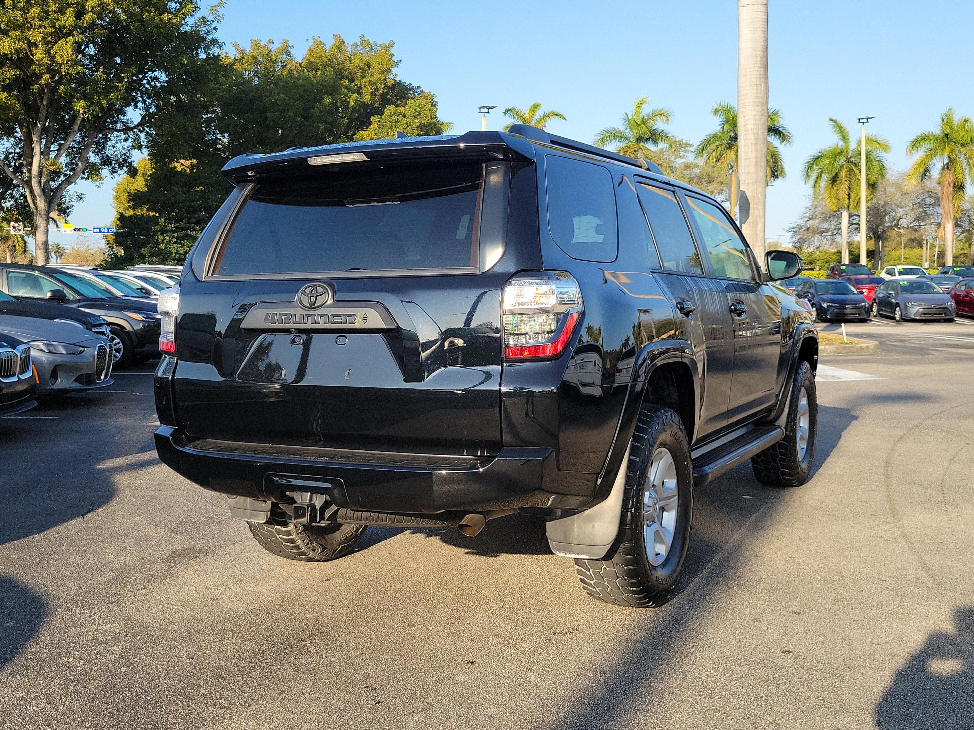 Toyota 4Runner Sr5 Rwd - Thumbnail 5