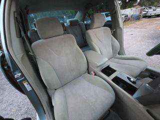 Toyota Camry - Thumbnail 2