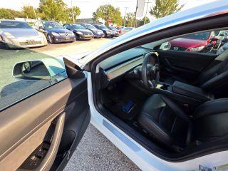 Tesla Model 3 - Thumbnail 17