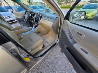 Toyota Highlander - Thumbnail 2