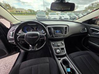 Chrysler 200 - Thumbnail 16