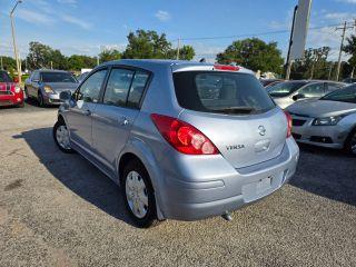 Nissan Versa - Thumbnail 11