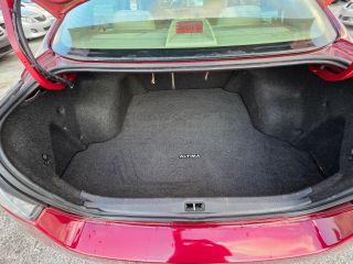 Nissan Altima - Thumbnail 5