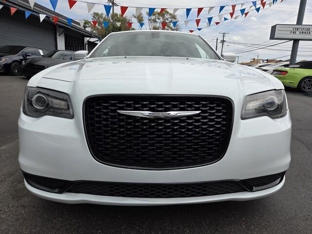 Chrysler 300S - Thumbnail 2