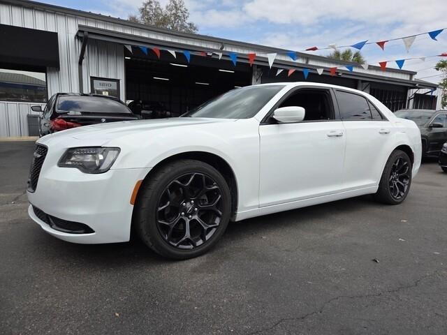 Chrysler 300S - Thumbnail 3