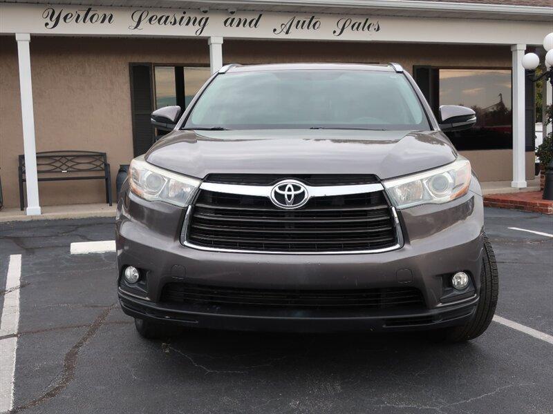 Toyota Highlander XLE - Thumbnail 3
