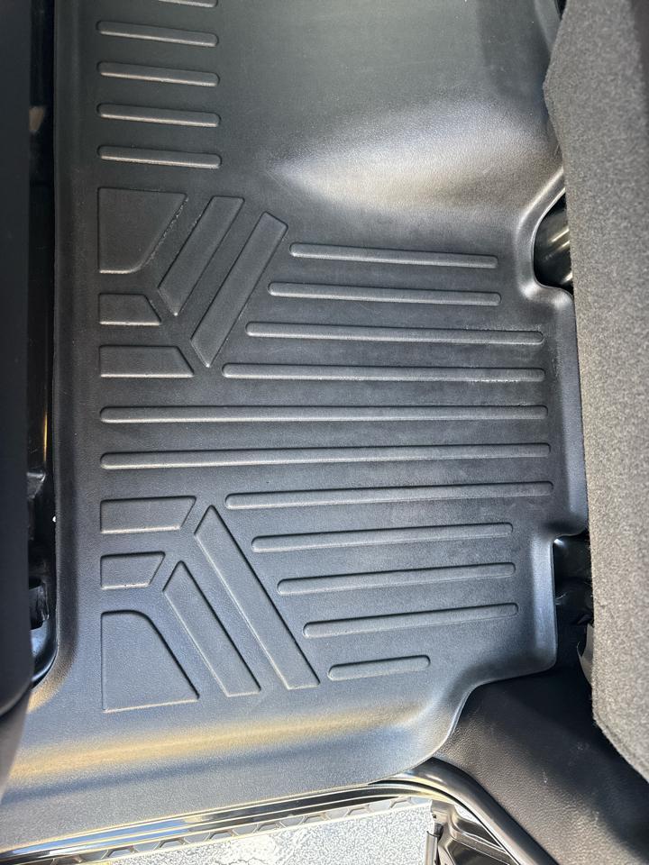 Ram 2500Laramie 4X4 Mega Cab 6'4" Box - Thumbnail 18