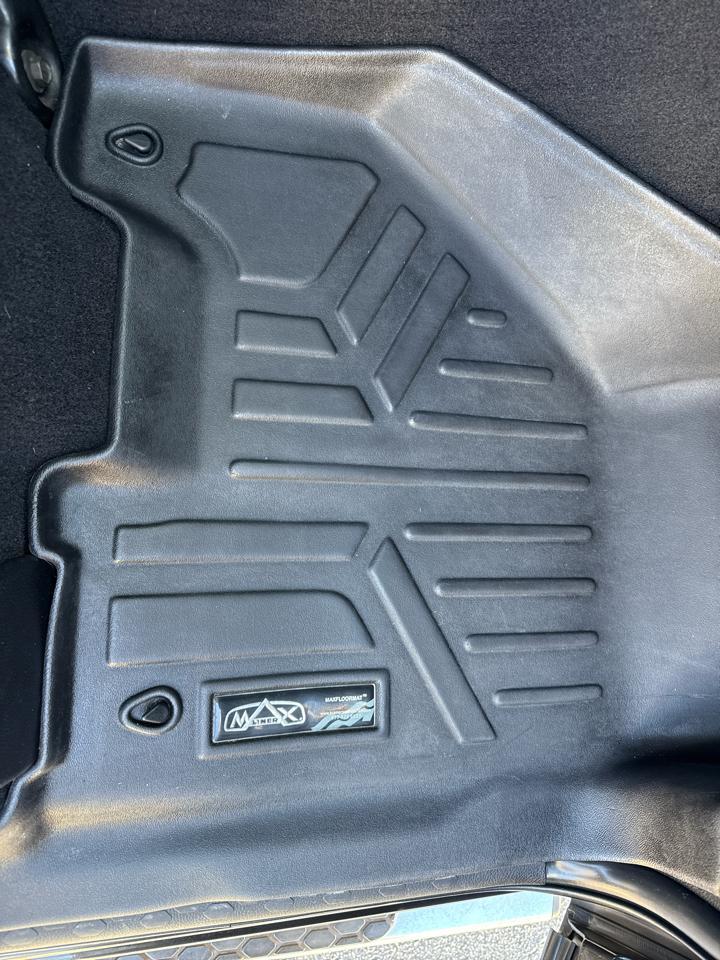 Ram 2500Laramie 4X4 Mega Cab 6'4" Box - Thumbnail 12