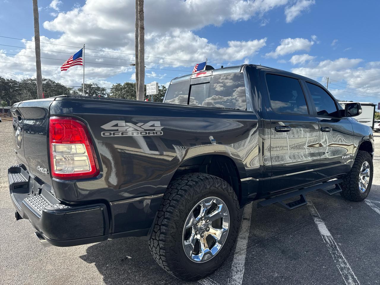 Ram 1500Big Horn 4X4 Crew Cab 5'7" Box - Thumbnail 5