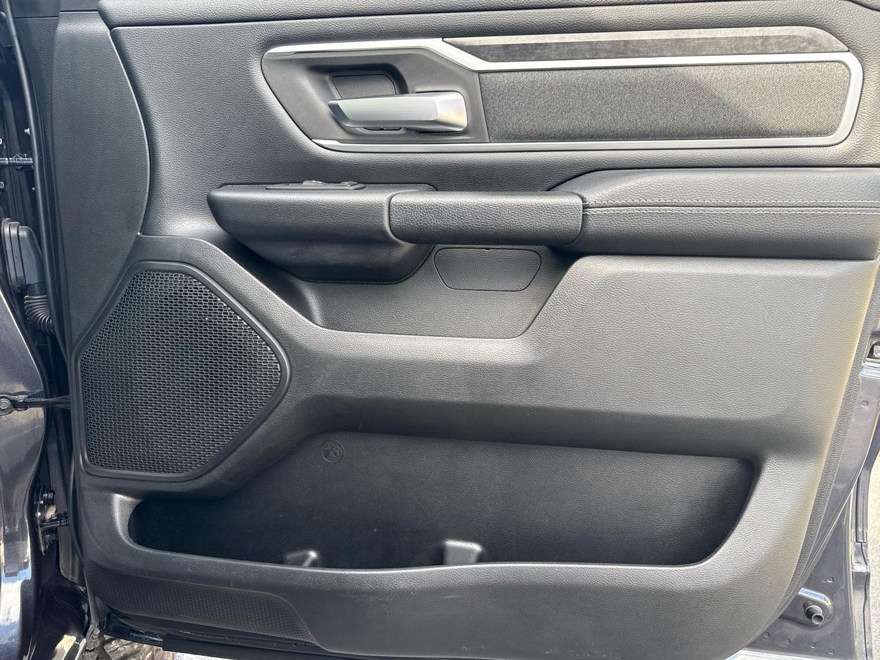 Ram 1500Big Horn 4X4 Crew Cab 5'7" Box - Thumbnail 13