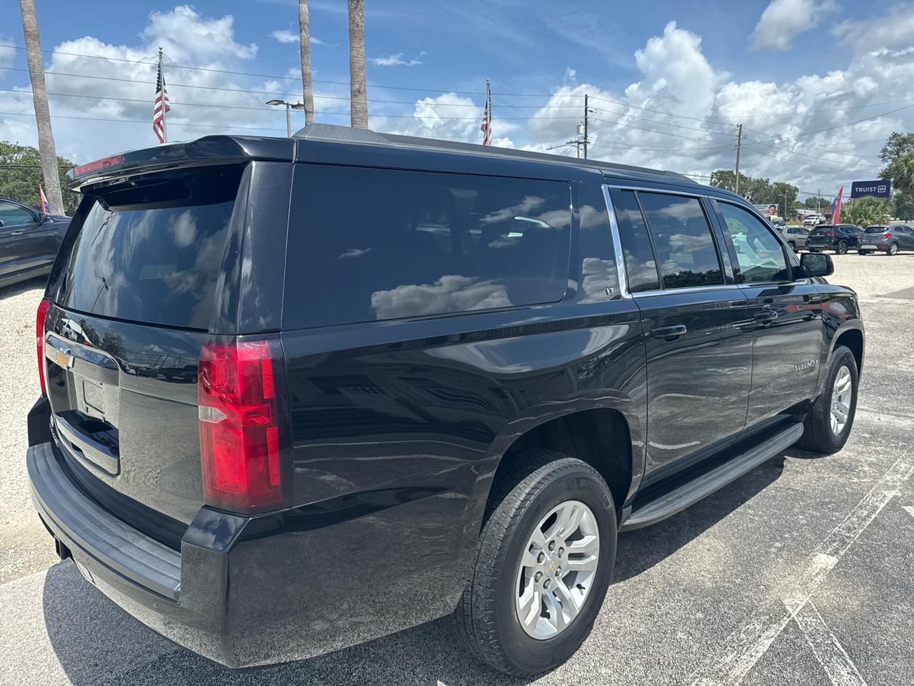 Chevrolet Suburban2Wd 4Dr Lt - Thumbnail 5